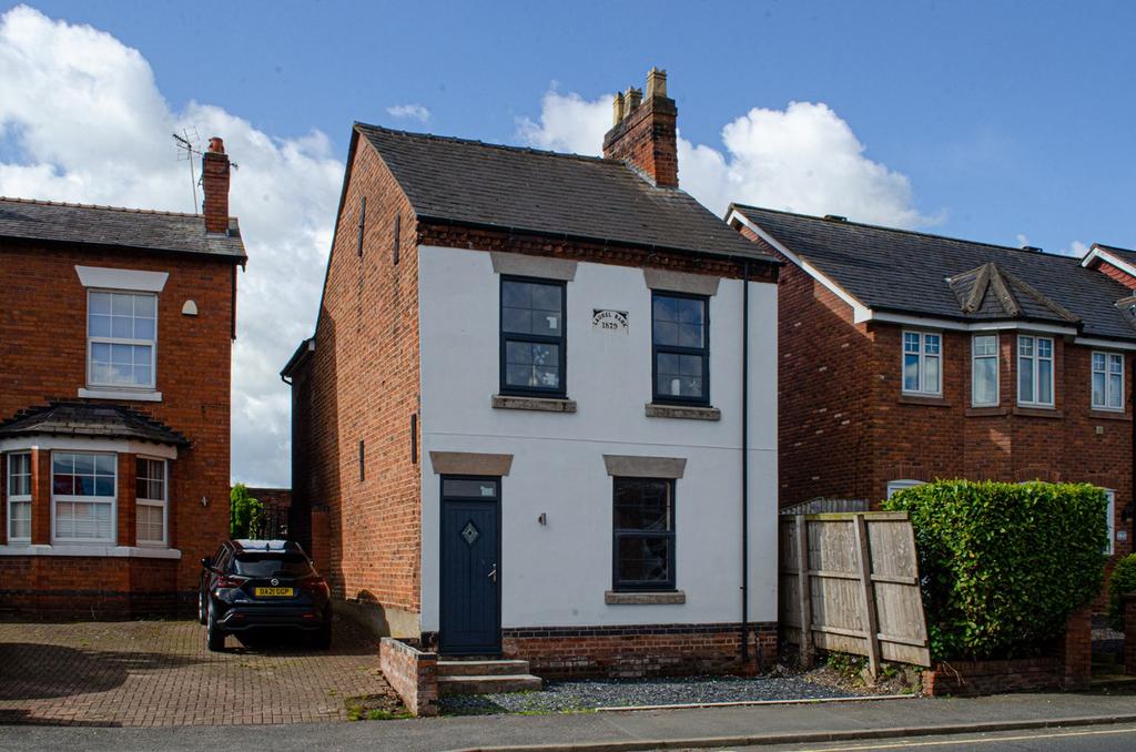 Tarvin Road, Boughton, Chester, CH3 3 bed detached house £290,000