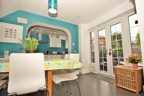 4 Elm Walk, Rayne, Braintree, CM77 6ES