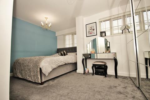 4 Elm Walk, Rayne, Braintree, CM77 6ES