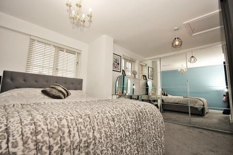 4 Elm Walk, Rayne, Braintree, CM77 6ES