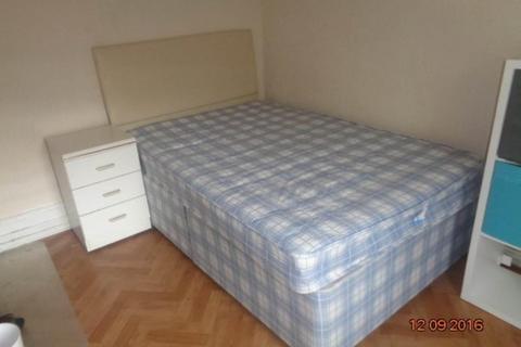 4 bedroom house share to rent, Broadway