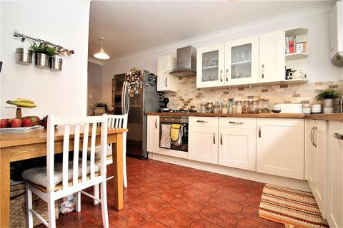 16 Barnes Road, Frimley, Camberley, GU16 8BZ