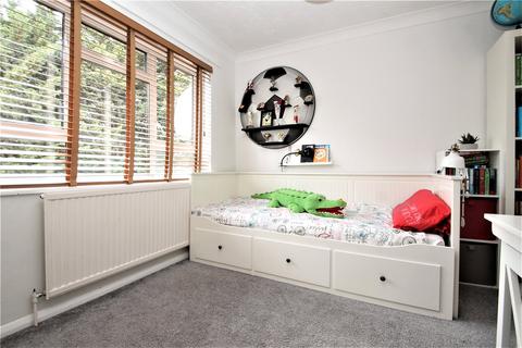 16 Barnes Road, Frimley, Camberley, GU16 8BZ