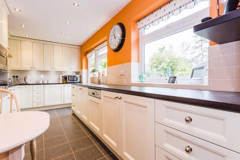 18 Badgers Way, Buckingham, MK18 7EQ
