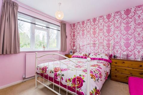 18 Badgers Way, Buckingham, MK18 7EQ