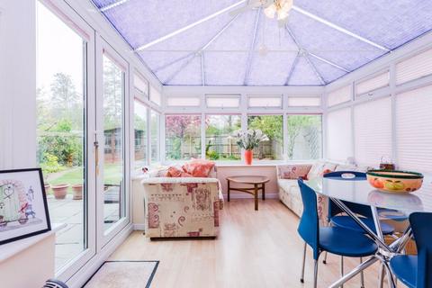 18 Badgers Way, Buckingham, MK18 7EQ