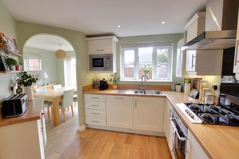 72 Yeoman Way, Trowbridge, BA14 0QP