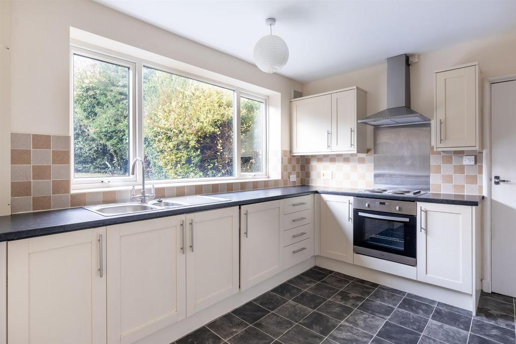 Easedale Avenue, Melton Park, Gosforth, NE3 4 bed semidetached house