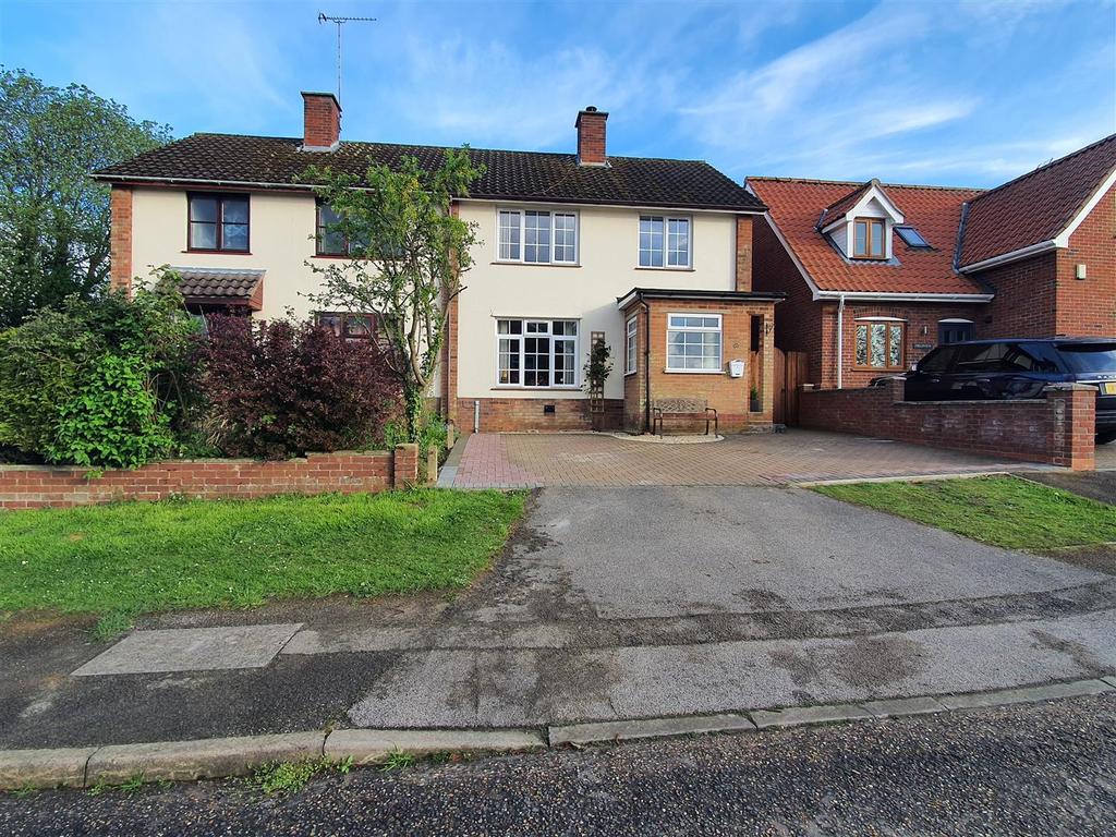 Keightley Way, Tuddenham, Ipswich 3 bed house £299,995