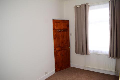 67 Abbey Road, Northampton, NN4 8EY