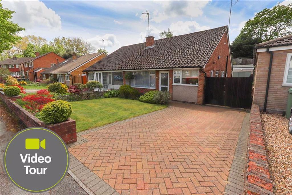 The Paddocks, Linslade 3 bed semidetached bungalow £400,000