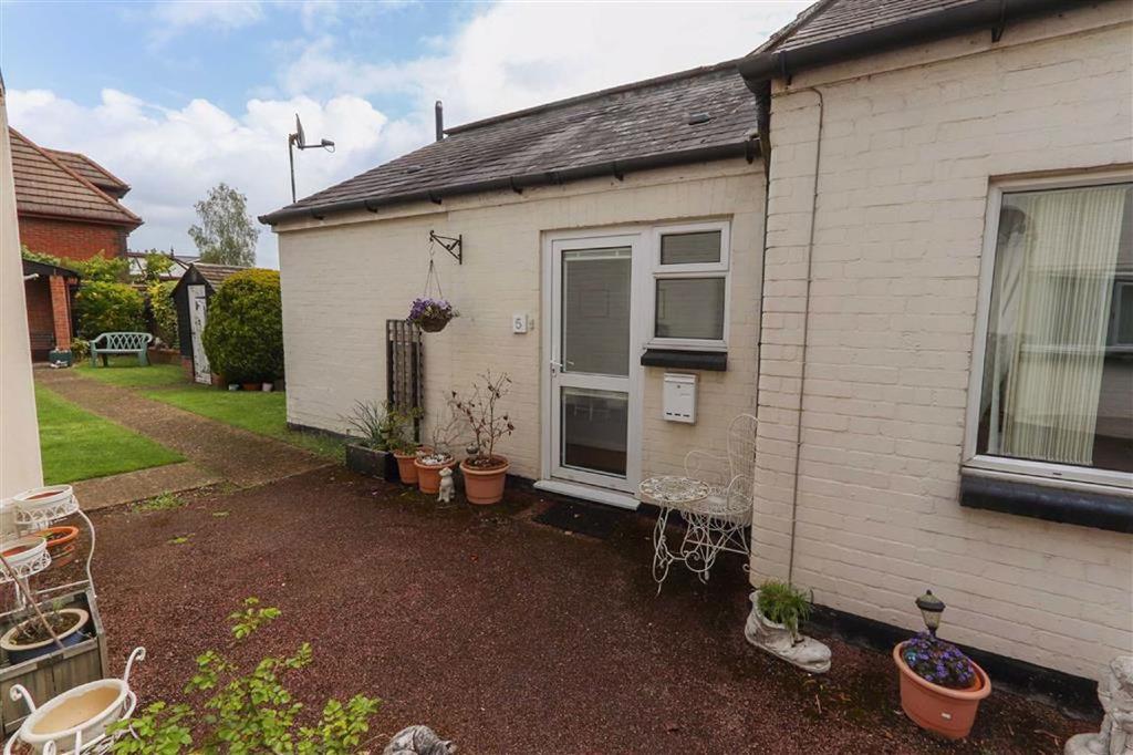 Hockliffe House, 87 Hockliffe Street, Leighton Buzzard 1 bed retirement