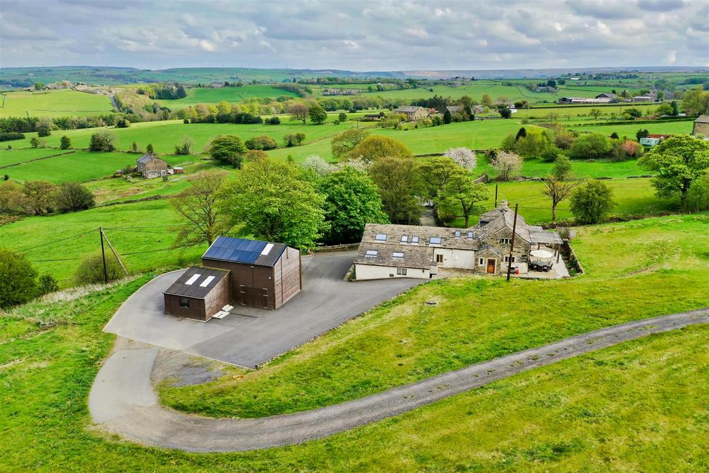 Upper Clay Pitts Farm, Clay Pitts Lane, Ripponden 6 bed detached house