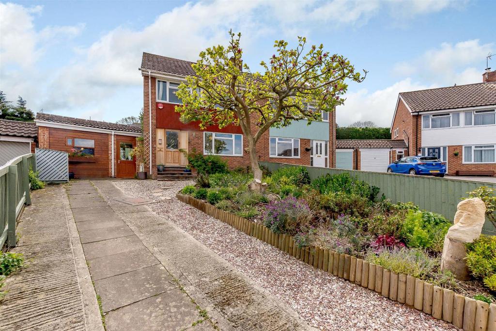 Ashmore Road, Gloucester 3 bed semidetached house £275,000