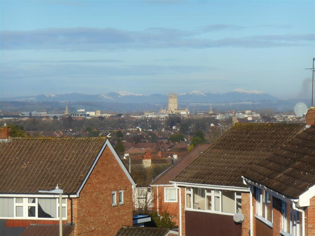 Ashmore Road, Gloucester 3 bed semidetached house £275,000