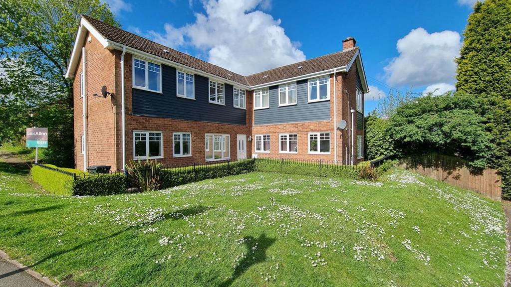 Gospel End Road, Dudley 2 bed apartment £575 pcm (£133 pw)