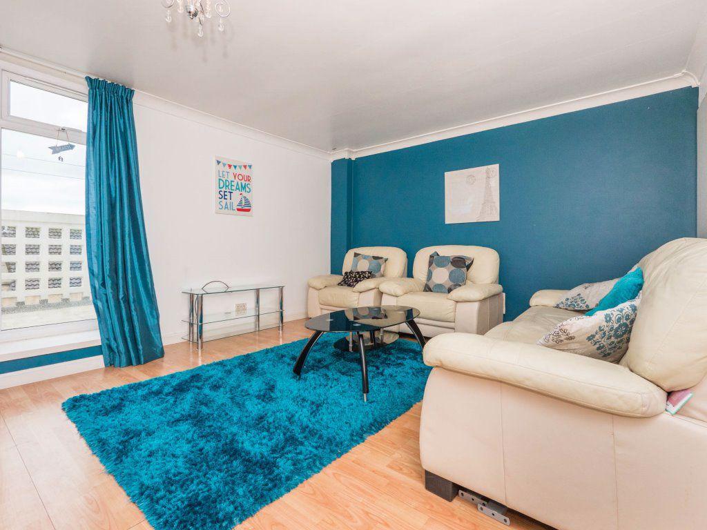 BEACH LANE, MUSSELBURGH, EH21 6LA 3 bed flat £1,050 pcm (£242 pw)