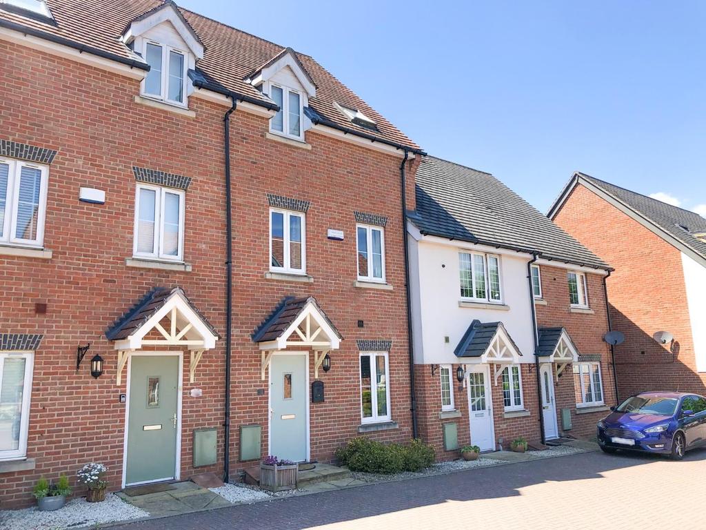 Pembridge Gardens, Stevenage 4 bed townhouse £400,000