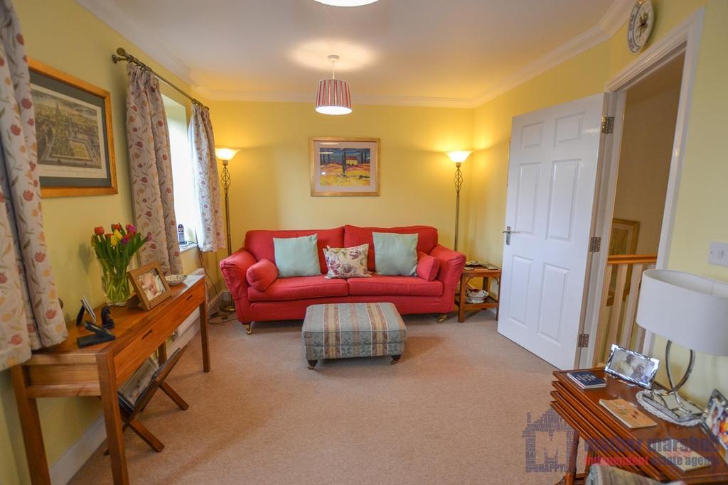 Pembridge Gardens, Stevenage 4 bed townhouse £400,000