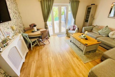 24 Hankinson Road, Warwick, CV34 5NF