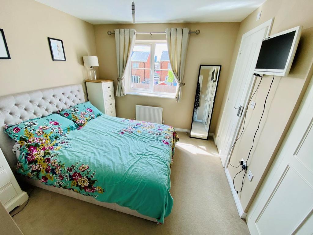 Bed1.jpg