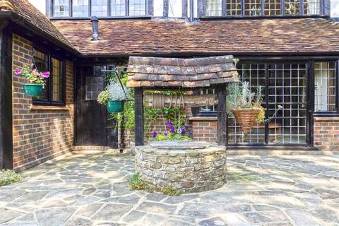 The Gatehouse The Ridge, Woldingham, Caterham, CR3 7AX