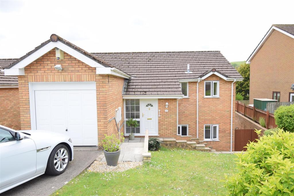 Cae Caradog, Caerphilly 4 bed detached house £345,000