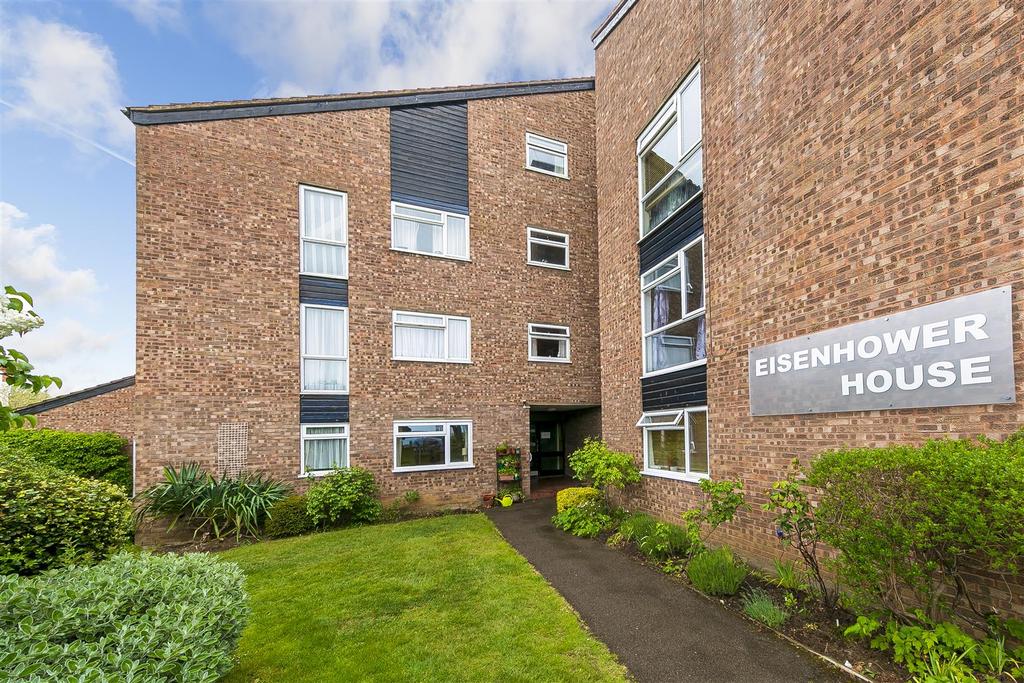 Vicarage Road, Hampton Wick 1 bed apartment £365,000