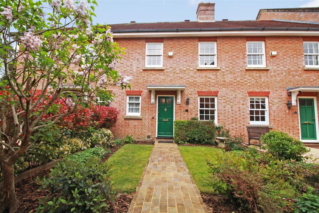 Springfield Park, Horsham 3 bed terraced house £575,000