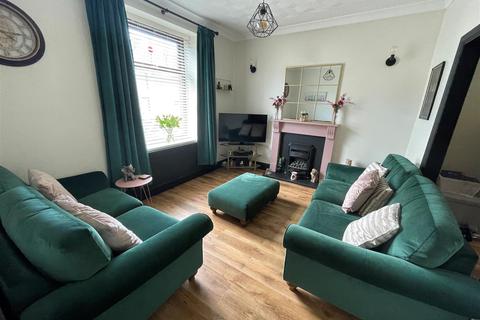 27 Bridge Street, Llangennech, Llanelli, SA14 8TW