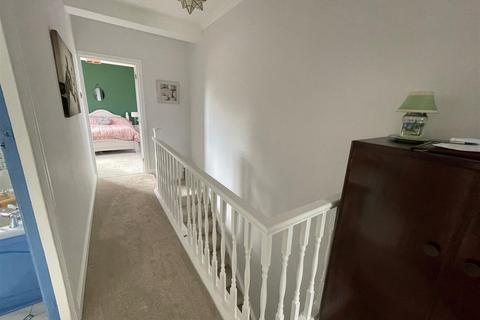 27 Bridge Street, Llangennech, Llanelli, SA14 8TW