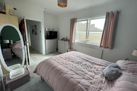27 Bridge Street, Llangennech, Llanelli, SA14 8TW