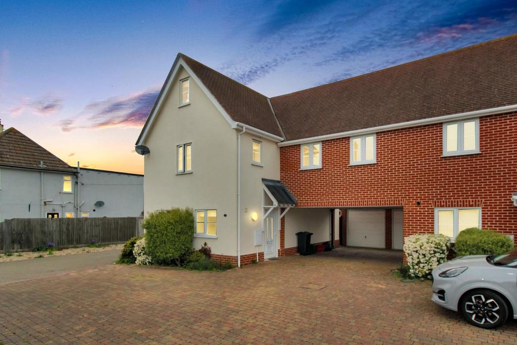 Clacton Road, Elmstead Market 4 bed link detached house £325,000