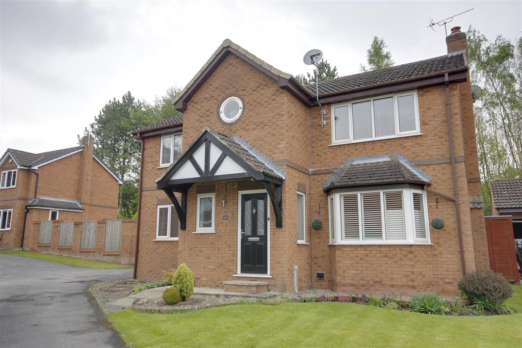 Highfields, South Cave 4 bed detached house £400,000