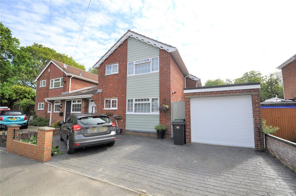 Oakdene, Gosport, Hampshire, PO13 3 bed detached house £350,000