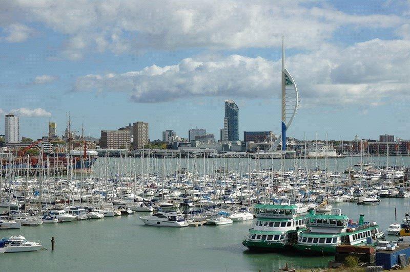 Sanderling Lodge, Rope Quays, Gosport, Hampshire, PO12 2 bed apartment £425,000