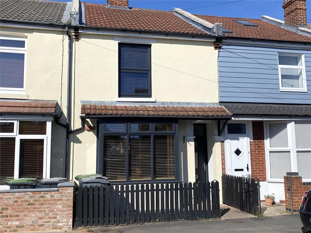 St Thomas's Road, Hardway, Gosport... 2 bed terraced house £270,000