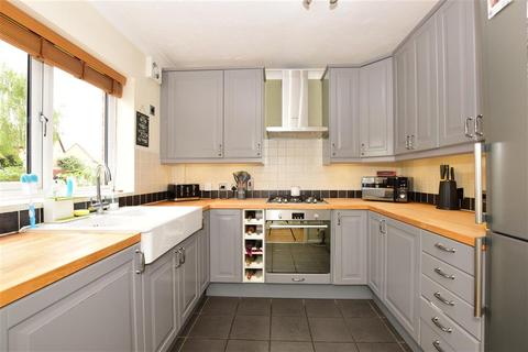 6 Alder Close, Laindon, Basildon, SS15 4AA