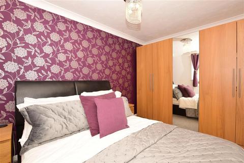 6 Alder Close, Laindon, Basildon, SS15 4AA
