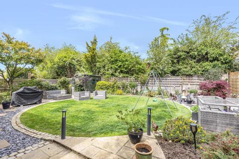 11 Aycliffe Close, Bickley, Bromley, BR1 2LX