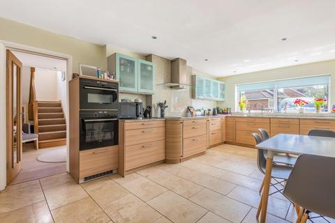 11 Aycliffe Close, Bickley, Bromley, BR1 2LX