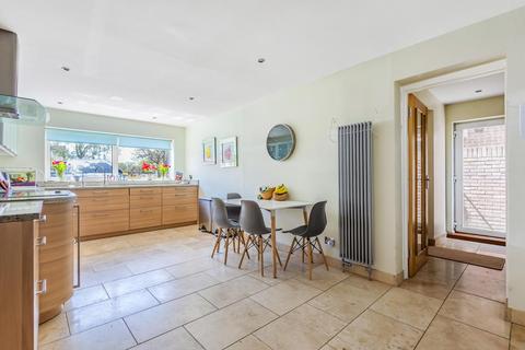 11 Aycliffe Close, Bickley, Bromley, BR1 2LX