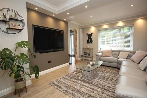 15 Spring Drive, Stevenage, SG2 8AZ