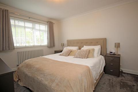 15 Spring Drive, Stevenage, SG2 8AZ