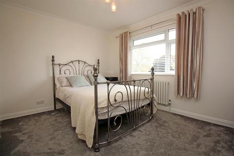 15 Spring Drive, Stevenage, SG2 8AZ