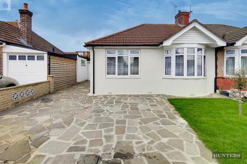 26 Tolworth Gardens, Romford, RM6 5TH
