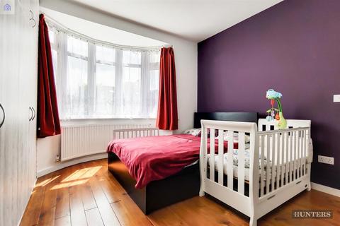 26 Tolworth Gardens, Romford, RM6 5TH