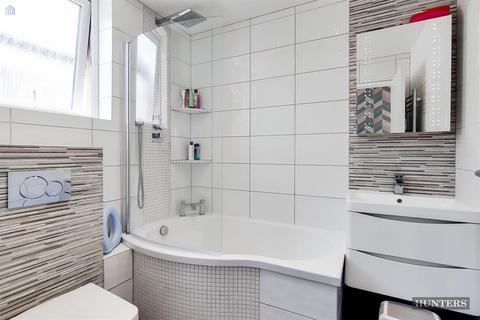 26 Tolworth Gardens, Romford, RM6 5TH