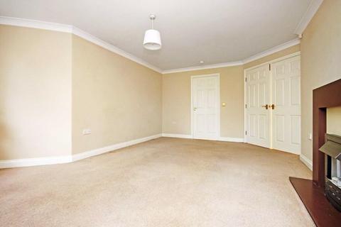 2 bedroom apartment to rent, Brooklands Rd, Sale , Altricham M33