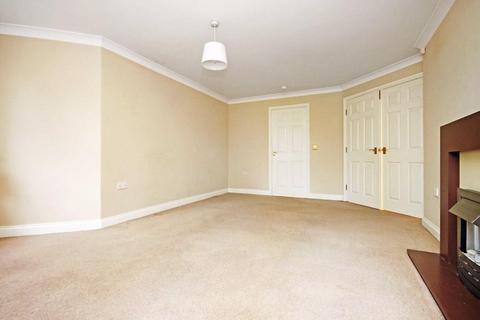 2 bedroom apartment to rent, Brooklands Rd, Sale , Altricham M33